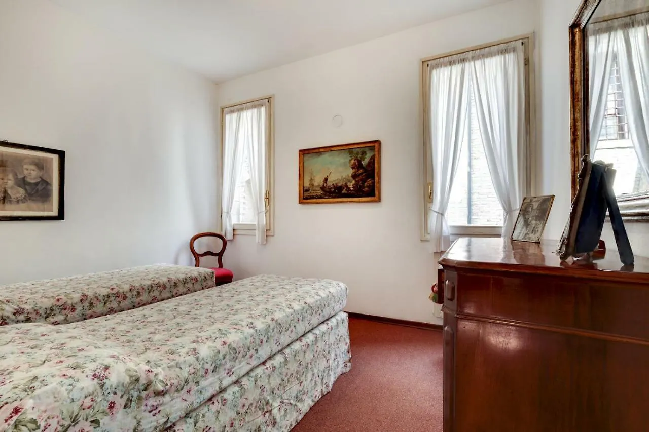 Apartment Ca Malvasia House With Garden Venice Italy